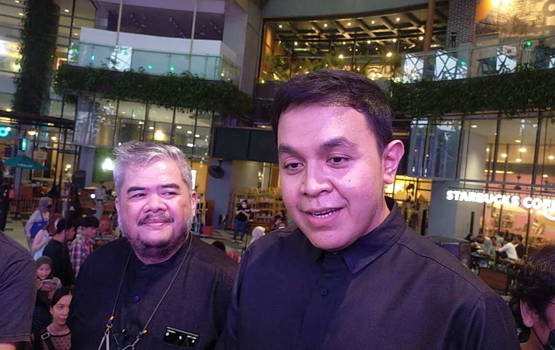 Kehadiran Tulus dalam acara bernyanyi bersama di Piazza, Gandaria City, Jakarta Selatan, Selasa (23/8) kemarin, berhasil memecahkan suasana./Abdul Rahman - Image