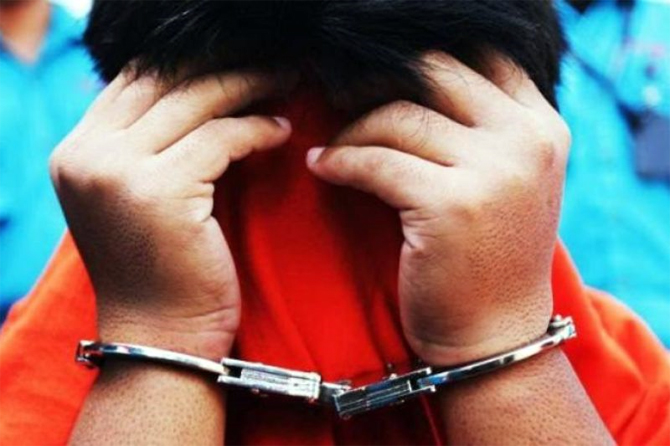 Polisi tangkap pembunuh siswa SD di dalam kelas - Image