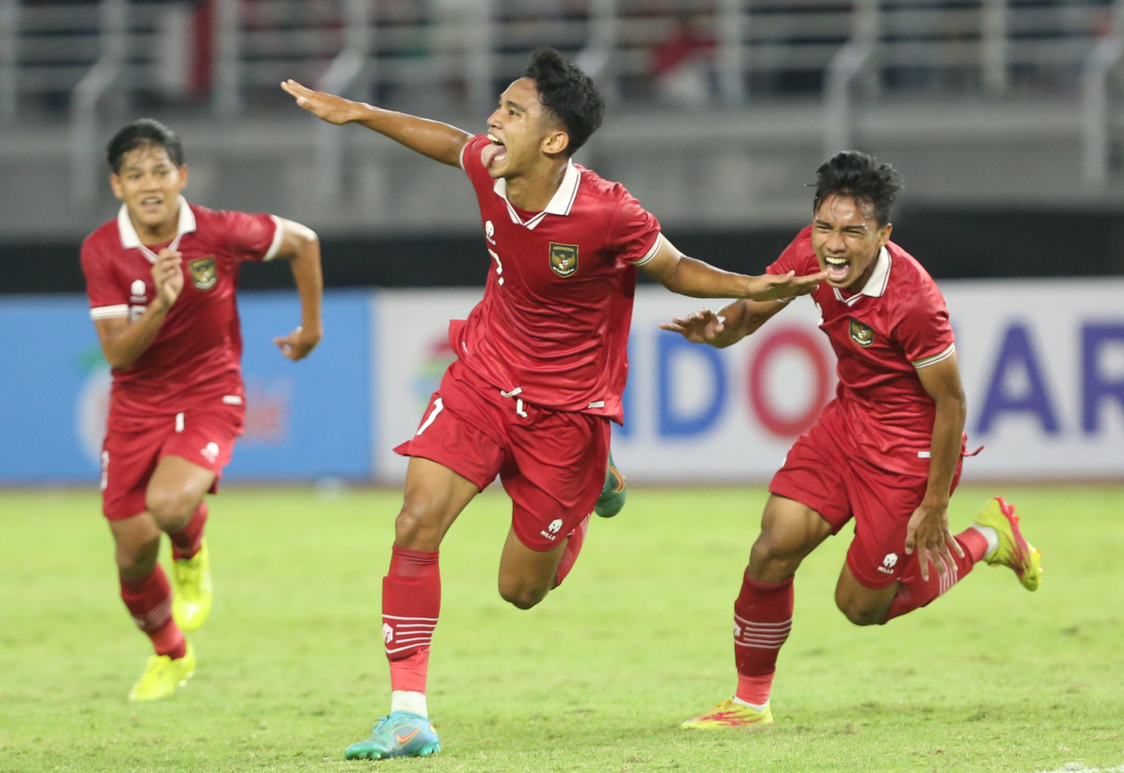 Selebrasi Marselino Ferdinan usai membobol gawang Vietnam di kualifikasi Piala Asia AFC U-20 di Stadion Gelora Bung Tomo Surabaya kemarin (18/9) - Image