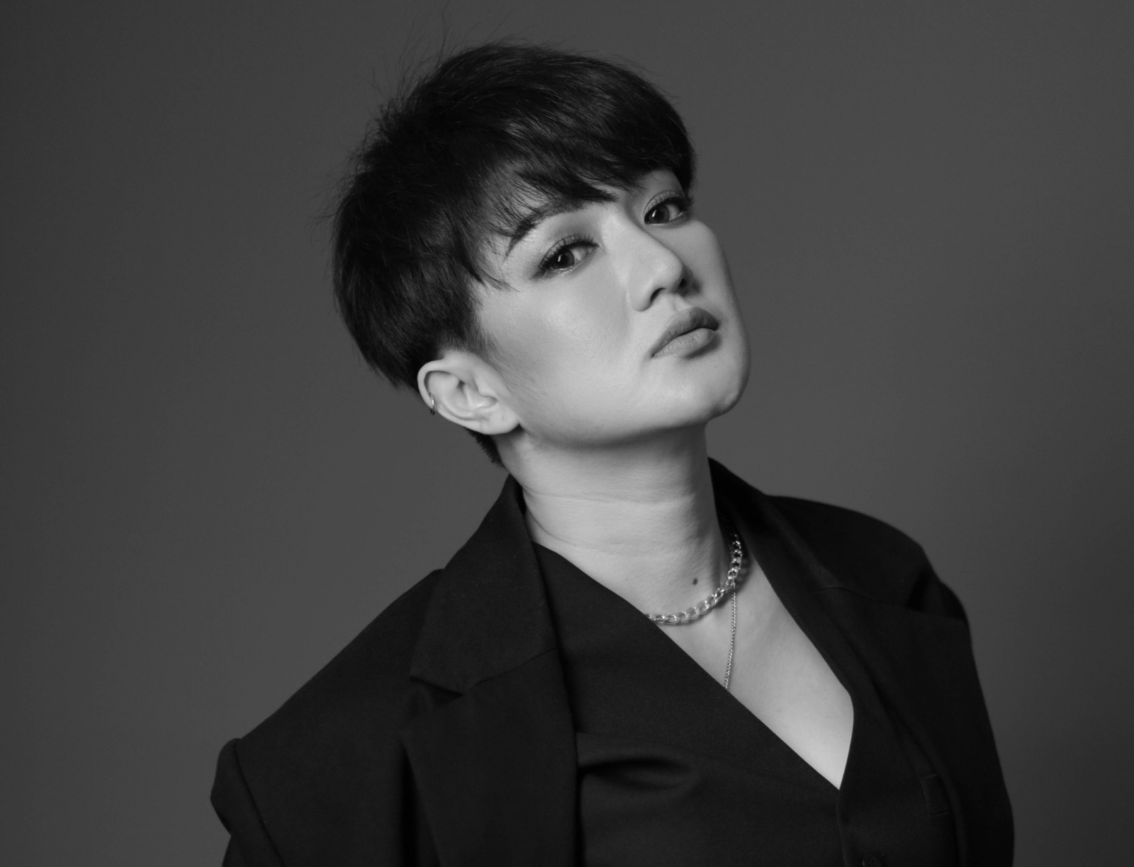 Melly Mono Angkat Cerita Pasangan yang Cuma Jadi Tempat Singgah di Single Terbaru./istimewa - Image