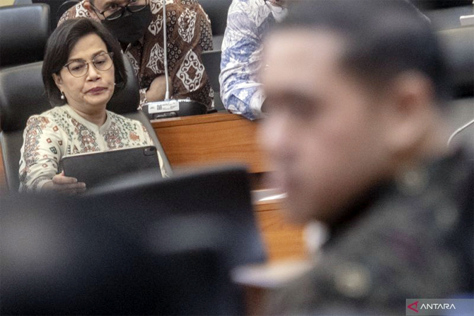 Menteri Keuangan Sri Mulyani saat mengikuti rapat kerja Pemerintah dengan Banggar DPR di Kompleks Parlemen, Senayan, Jakarta, Rabu (14/9/2022). - Image