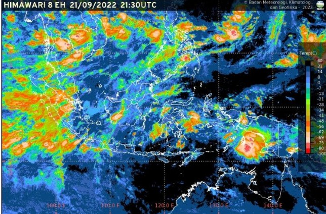 Tangkapan layar citra satelit situasi cuaca di Indonesia per Kamis (22/9). Andi Firdaus/Antara - Image
