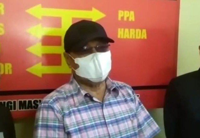 Oknum Anggota DPRD Kota Palembang MSZ menjalani pemeriksaan di Markas Polrestabes Palembang, Sumatera Selatan, Kamis (25/8). M. Riezko Bima Elko/Antara - Image
