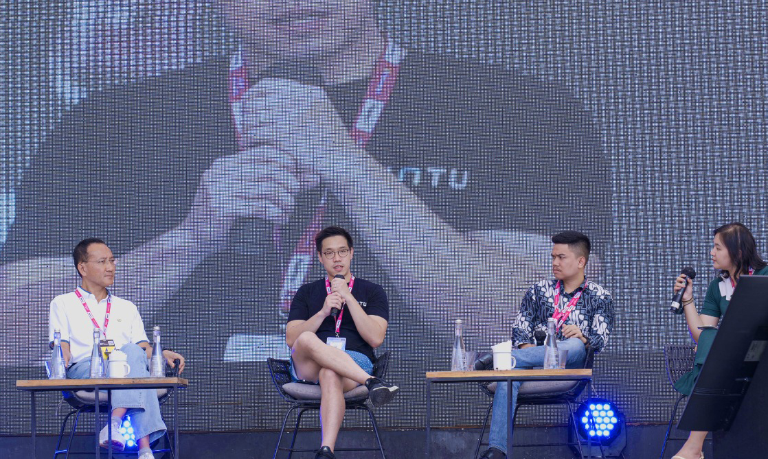 Diskusi tentang kripto dengan tema - Image