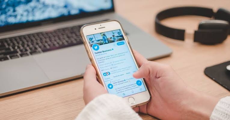 Media sosial Twitter. (Data Center Dynamic). - Image