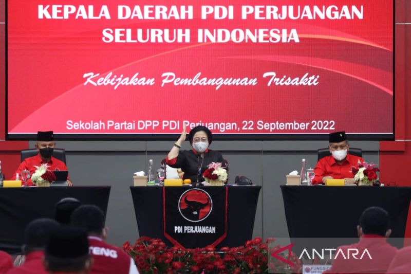Ketua Umum DPP PDI Perjuangan Megawati Soekarnoputri saat memberikan pengarahan Rapat Koordinasi Kepala Daerah PDIP di Sekolah Partai PDIP, Lenteng Agung, Jakarta Selatan, Kamis (22/9/2022). (ANTARA/HO-DPP PDIP) - Image