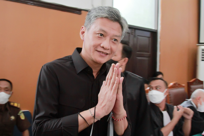 Sidang terdakwa kasus obstruction of justice atau perintangan proses penyidikan terkait perkara dugaan pembunuhan berencana terhadap Brigadir J, Hendra Kurniawan di Pengadilan Negeri (PN) Jakarta Selatan, Kamis (27/10/2022). Foto: Dery Ridwansah/ JawaPos. - Image