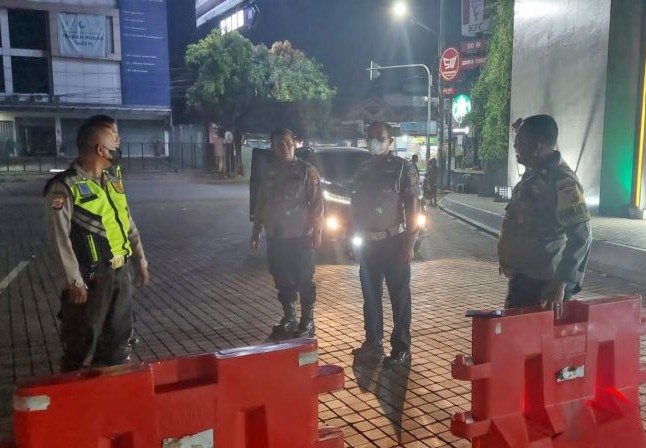 Patroli gangster di Kawasan Cileungsi, Kabupaten Bogor. Humas Polres Bogor/Antara - Image