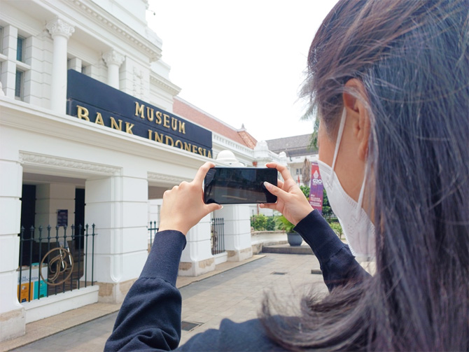 Samsung Galaxy A04s dibekali dengan baterai besar 5.000 mAh yang tahan lama berkat fitur AI Power Management yang bikin konsumsi daya lebih hemat dan efisien. - Image