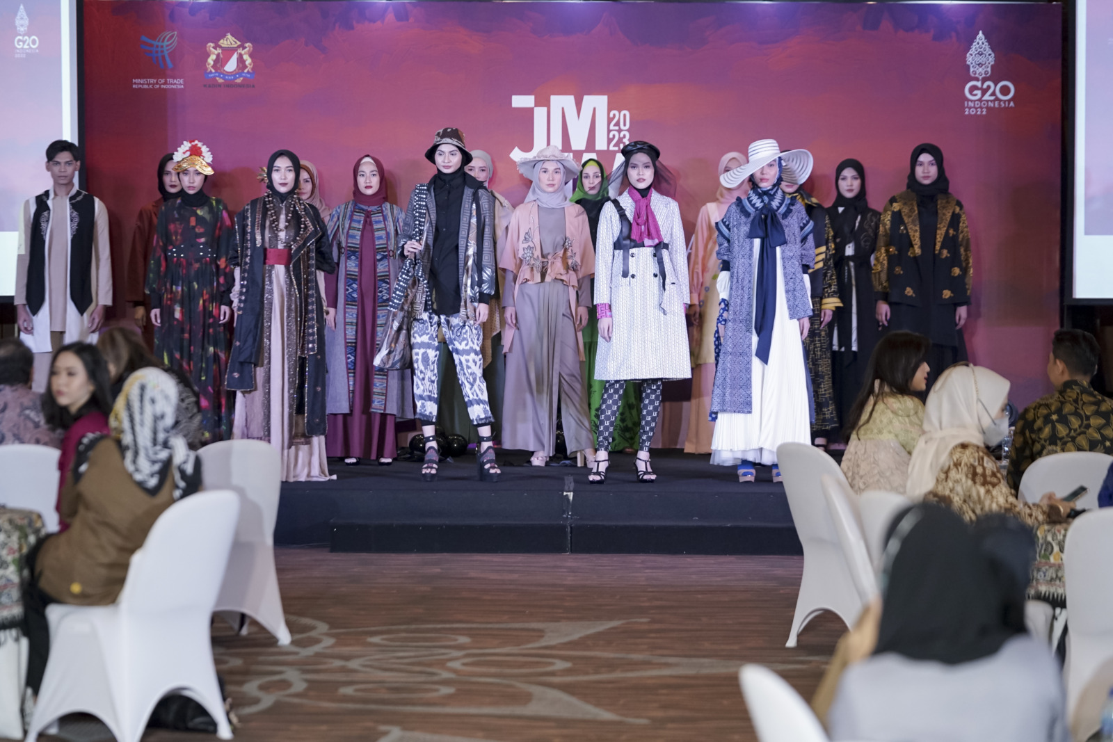 Jakarta Muslim Fashion Week (JMFW) siap digelar pada 20-22 Oktober dengan diikuti 100 desainer. - Image