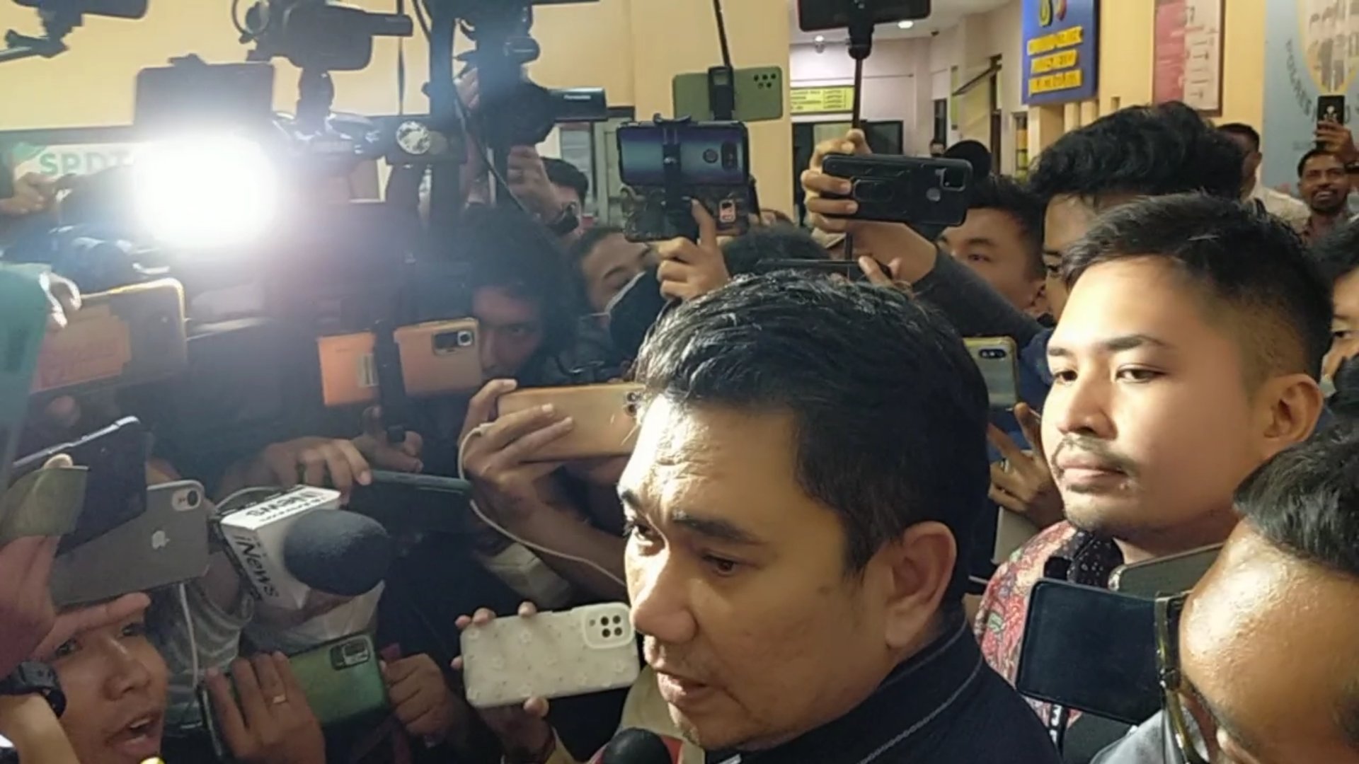Milano Lubis, salah satu pengacara Rizky Billar memutuskan mundur./Abdul Rahman - Image