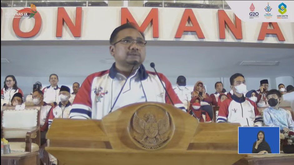 Caption : Menag Yaqut Cholil Qoumas membuka Pekan Olahraga dan Seni Antarpondok Pesantren Tingkat Nasional (Pospenas) ke IX di Solo (23/11) malam. Foto : Humas Kemenag - Image
