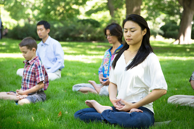 Latihan Falun Dafa Perangkat ke-5 (Meditasi) - Image