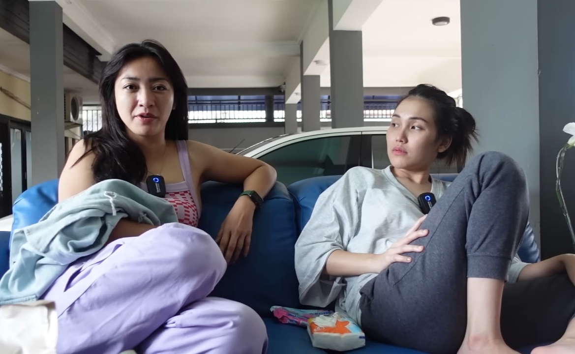 Hesti Akui Haters Ayu Ting Ting Sudah Hampir Hilang./YouTube Hesti Purwadinata - Image