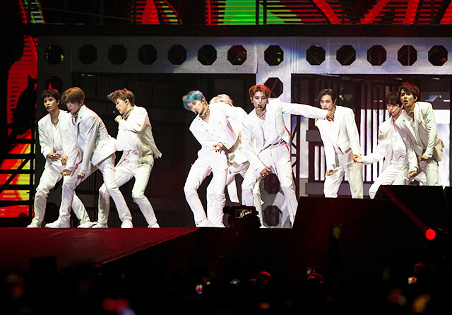 Penampilan NCT 127 di ICE BSD. (Imam Husein/Jawa Pos) - Image