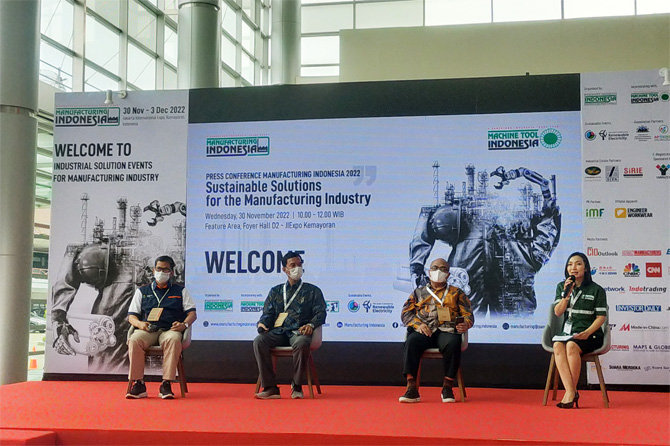Events Director Pamerindo Lia Indriasari dalam konferensi pers di JIExpo Kemayoran, Rabu (30/11). Sumber foto: Nurul Fitriana/JawaPos.com - Image