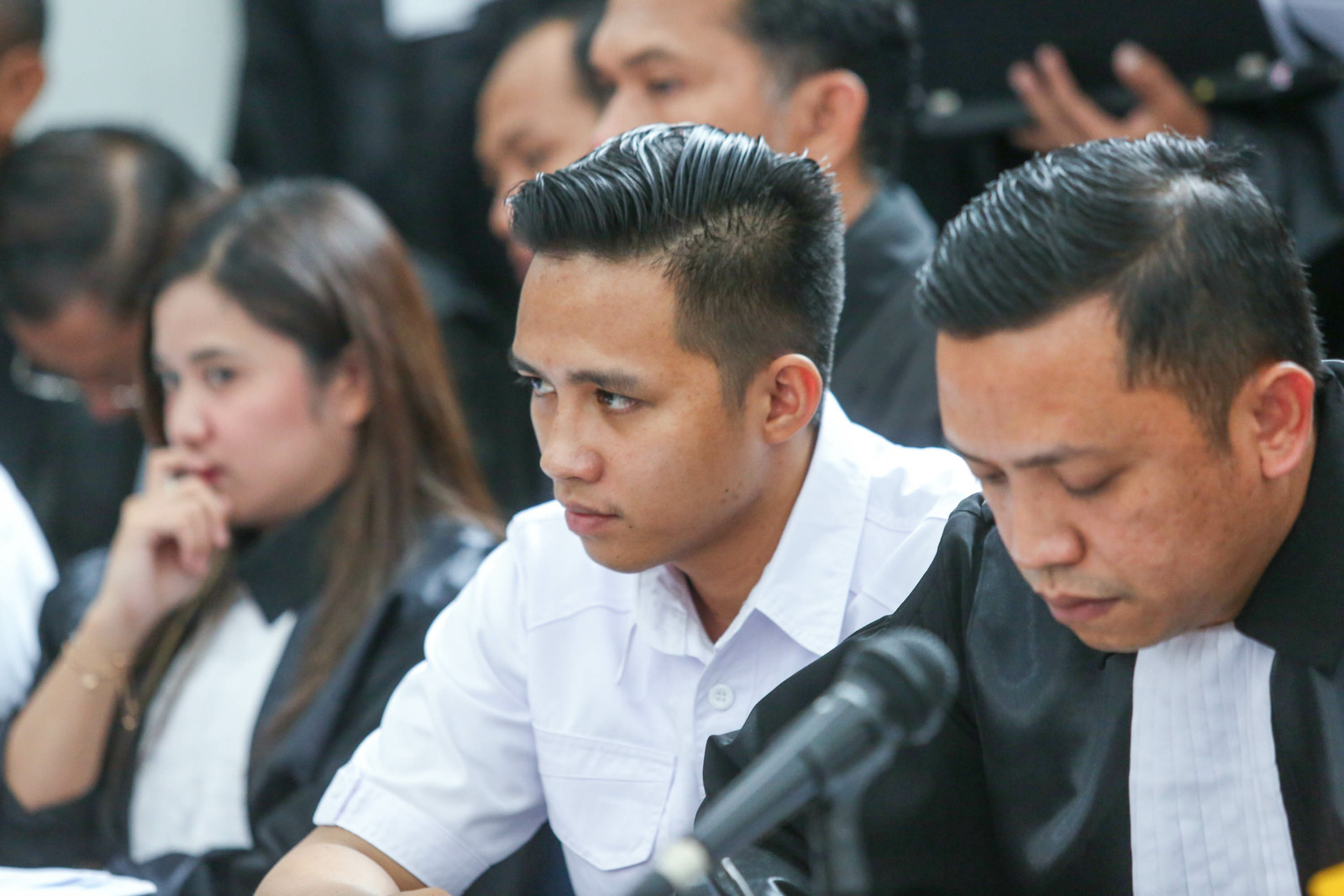 Terdakwa kasus pembunuhan berencana terhadap Nofriansyah Yosua Hutabarat atau Brigadir J, Richard Eliezer bersiap menjalani sidang lanjutan di Pengadilan Negeri Jakarta Selatan, Senin (7/11/2022). Ketua majelis hakim memutuskan untuk menggabungkan tiga te - Image