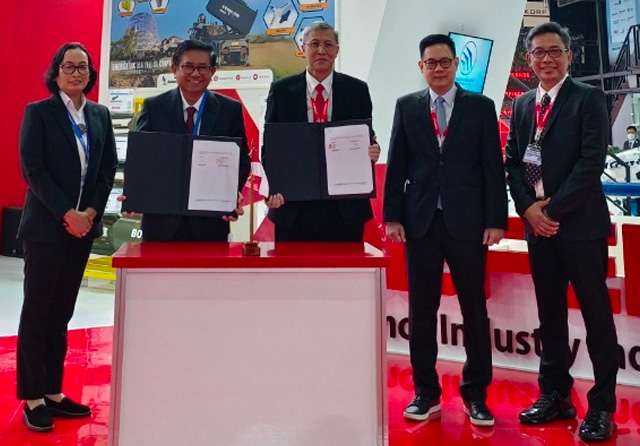 MoU joint study antara Petrokimia Gresik dengan PT Dahana (Persero). (Istimewa) - Image