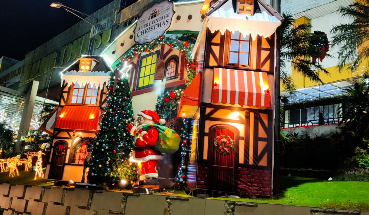 Suasana natal di mal. (dok Lippo Malls) - Image