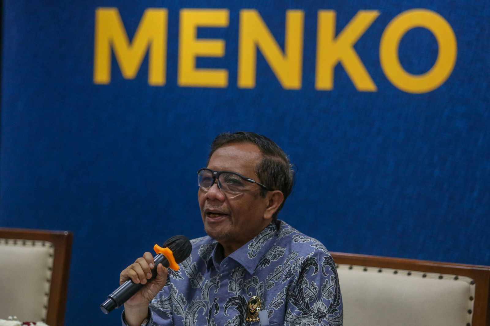 Menko Polhukam Mahfud MD menyampaikan catatan akhir tahun di Jakarta, Kamis (15/12/2022). Menko Polhukam Mahfud MD menyampaikan sejumlah capaian kementerian seperti pengesahan KUHP, penanganan kasus Ferdy Sambo, penyelesaian kasus HAM masa lalu, hingga p - Image