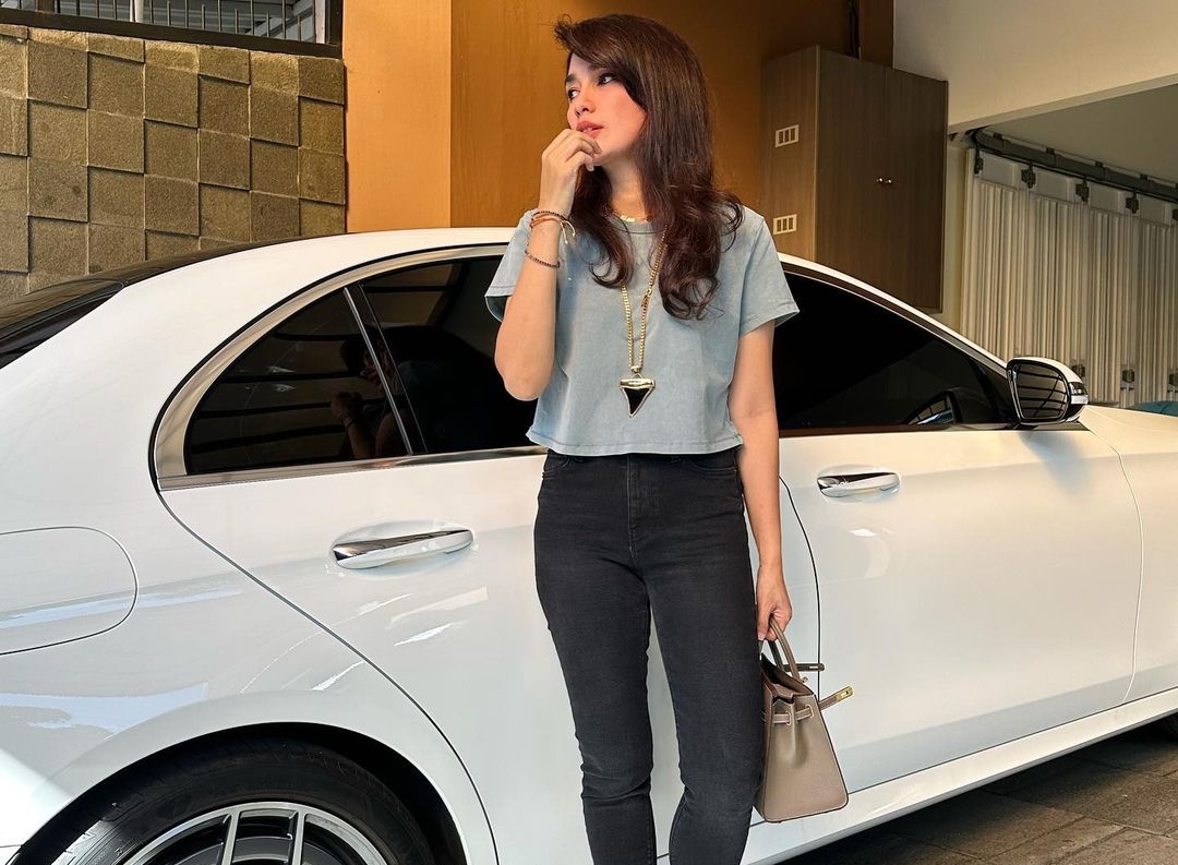 ussy sulistiawaty INSTAGRAM - Image