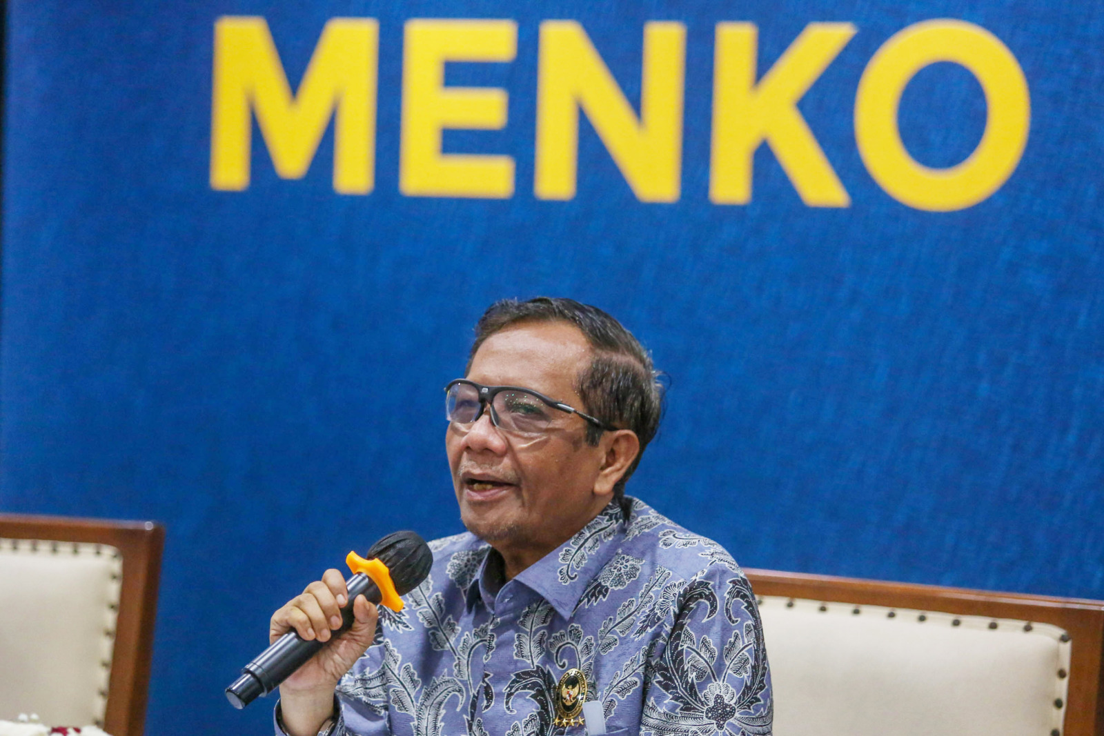 Menko Polhukam Mahfud MD menyampaikan catatan akhir tahun di Jakarta, Kamis (15/12/2022). Menko Polhukam Mahfud MD menyampaikan sejumlah capaian kementerian seperti pengesahan KUHP, penanganan kasus Ferdy Sambo, penyelesaian kasus HAM masa lalu, hingga p - Image