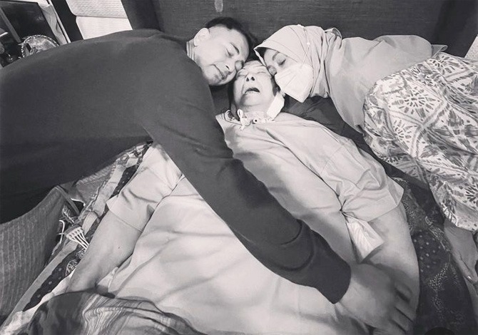 Mami Popon, nenek Raffi Ahmad meninggal dunia./Instagram @raffinagita1717 - Image