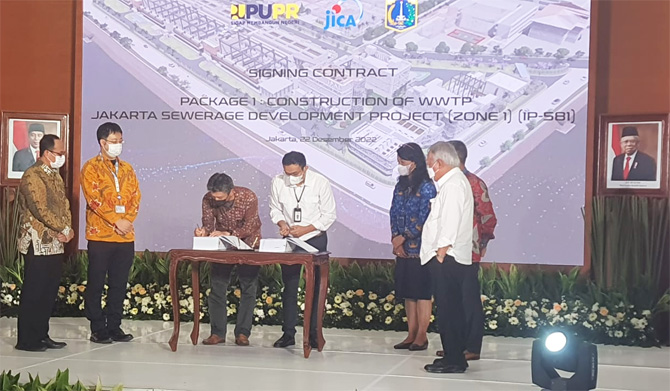 Penandatangan kontrak Jakarta Sewerage Development Project (JSDP) dengan nilai kontrak Rp 3,33 Triliun di Kementeetrian PUPR Jakarta. - Image