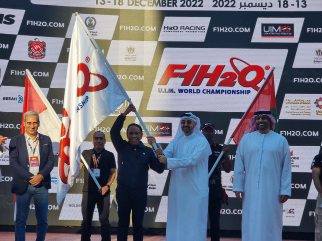 Menpora Zainudin Amali menerima keketuaan F1H2O dari Persatuan Emirat Arab. Istimewa - Image