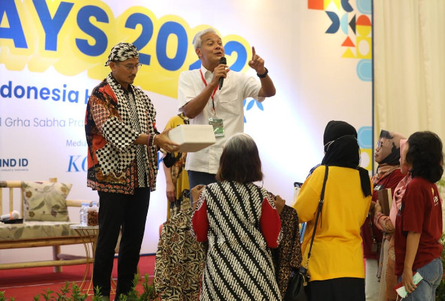 Gubernur Jawa Tengah Ganjar Pranowo membuat berbagai inovasi memajukan dan membawa UMKM naik kelas. Istimewa - Image