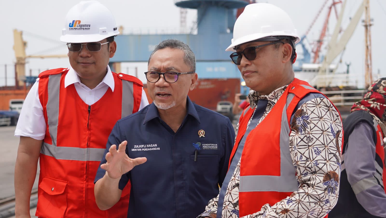 Menteri Perdagangan Zulkifli Hasan melakukan Sidak ke Tanjung Priok, Jumat (16/12). (Istimewa). - Image
