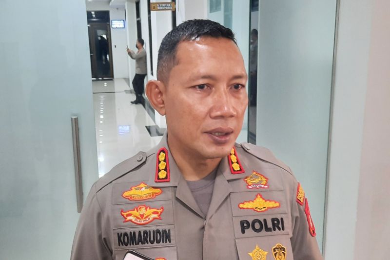 Kapolres Metro Jakarta Pusat Kombes Pol Komarudin saat ditemui awak media di Polres Kemayoran, Jakarta Pusat, Senin (21/11/2022). ANTARA/Ulfa Jainita - Image