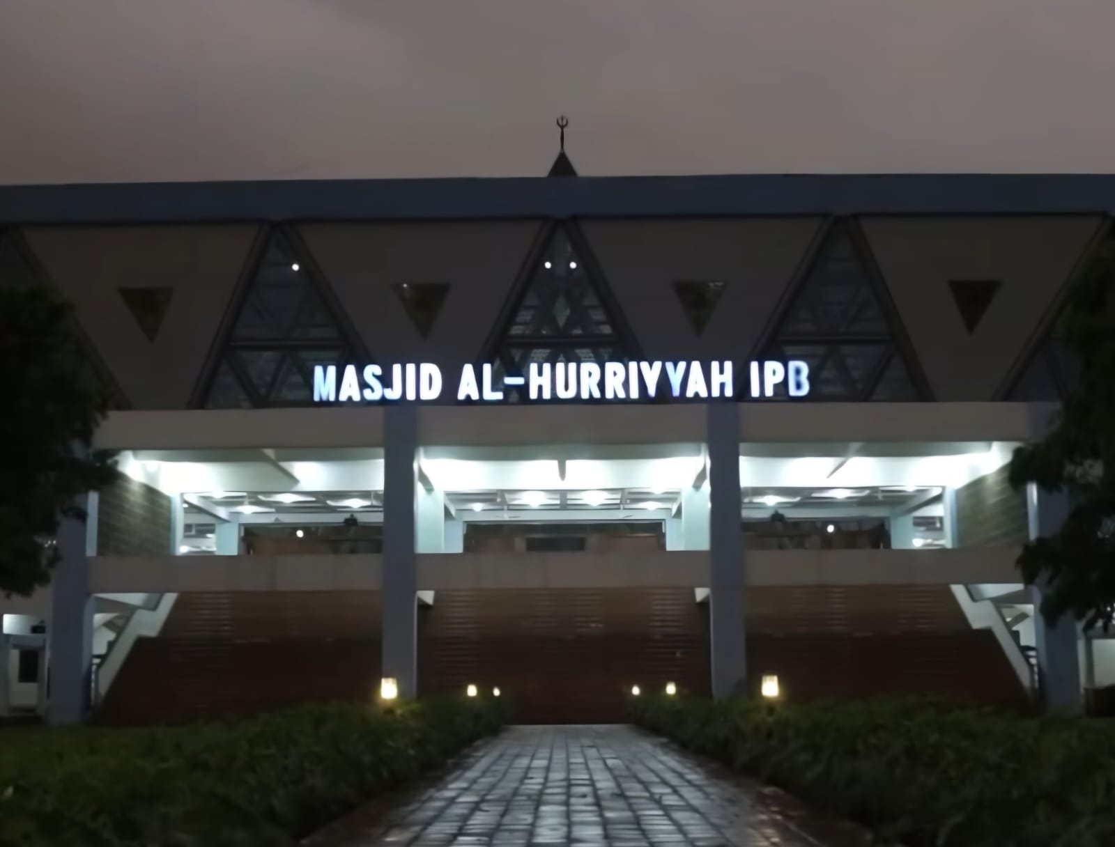 Masjid Al-Hurriyyah IPB. (Instagram @masjidalhurriyyahipb)