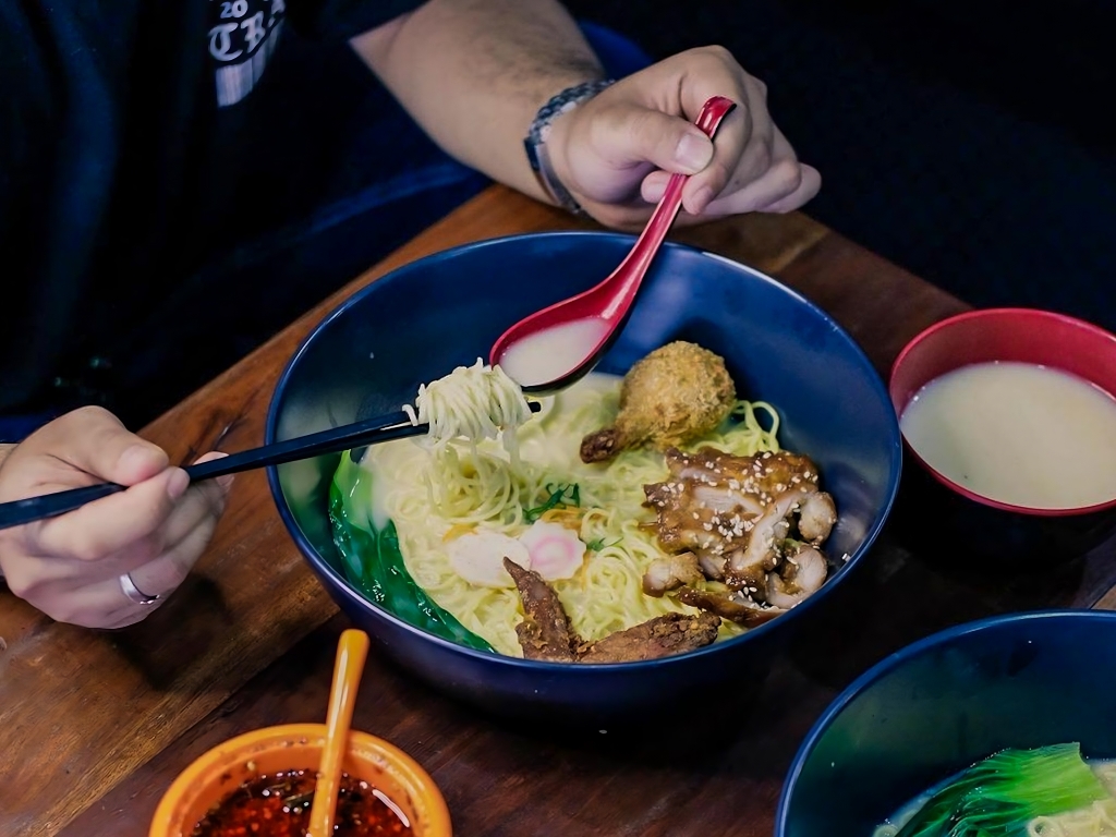 Ramen Jumbo dari Ramen Giant (Instagram @ramen_giant)