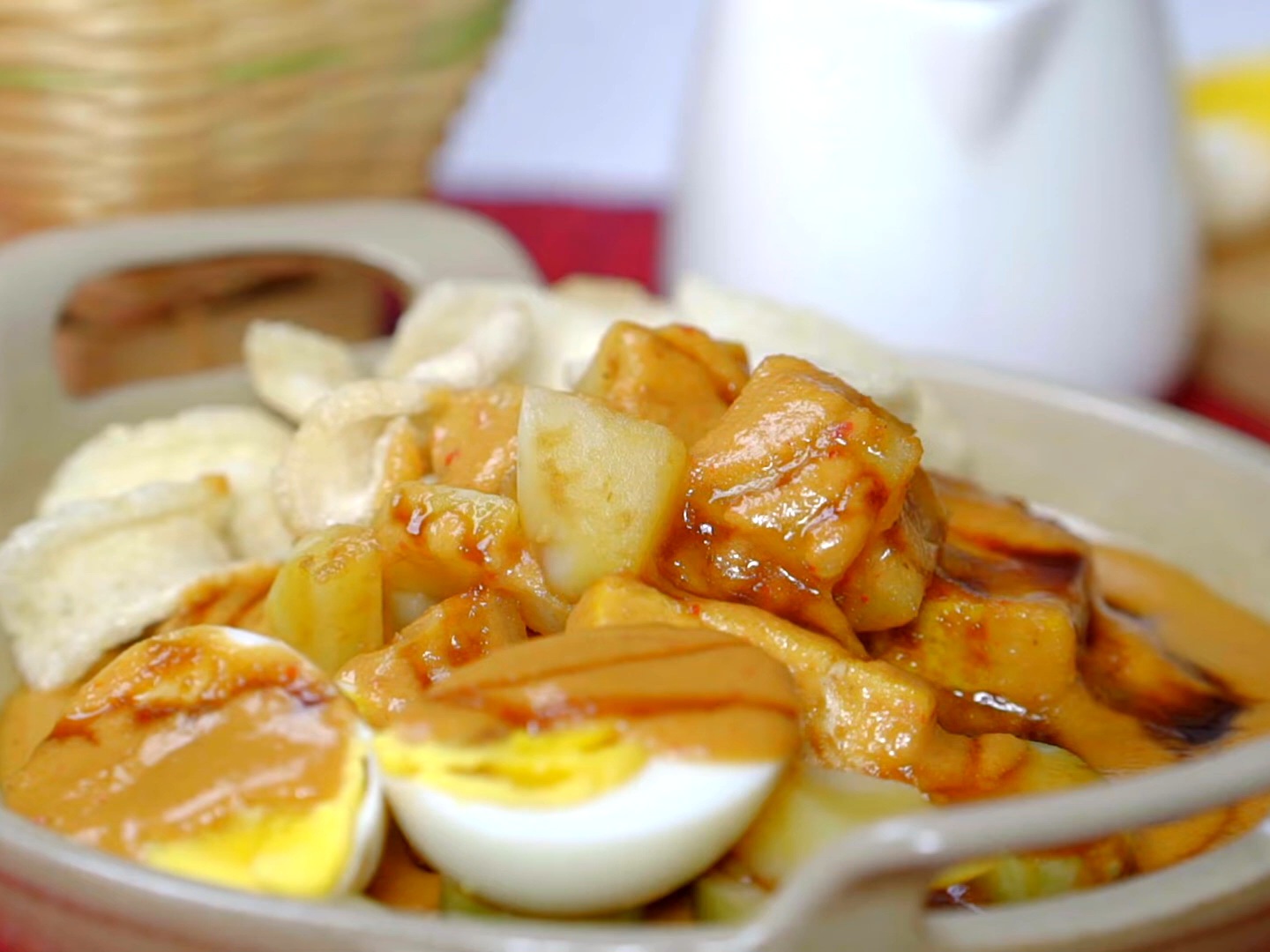 Doclang khas Bogor. (YouTube @TastemadeIndonesiaOfficial)