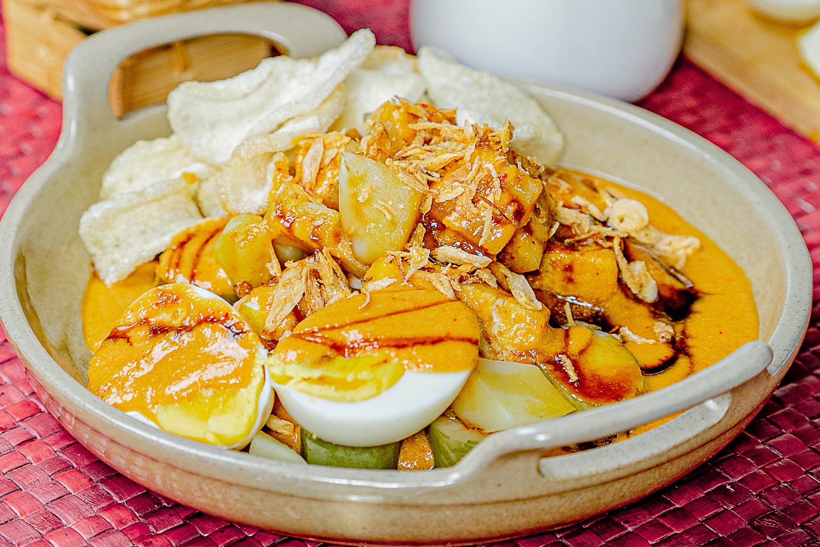 Doclang, salah satu kuliner tradisional khas Bogor. (id.tastemade.com)