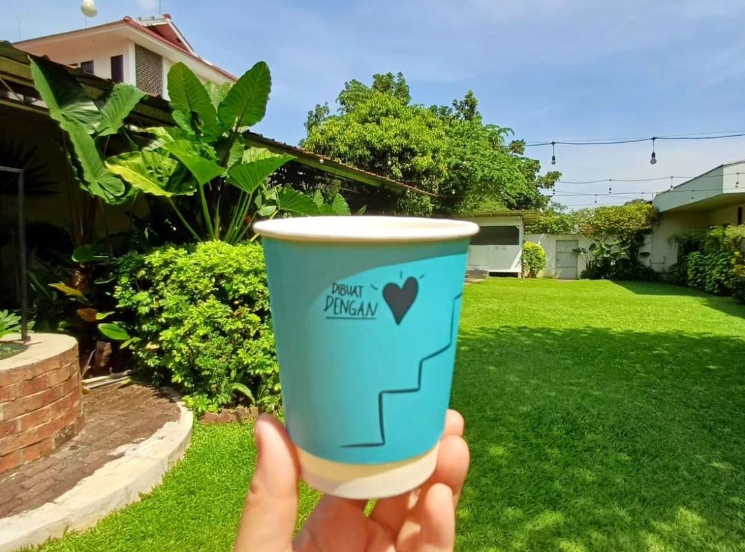Ngopi Sendirian di Kafe yang Cozy di Bogor. (Instagram @rumah 30)