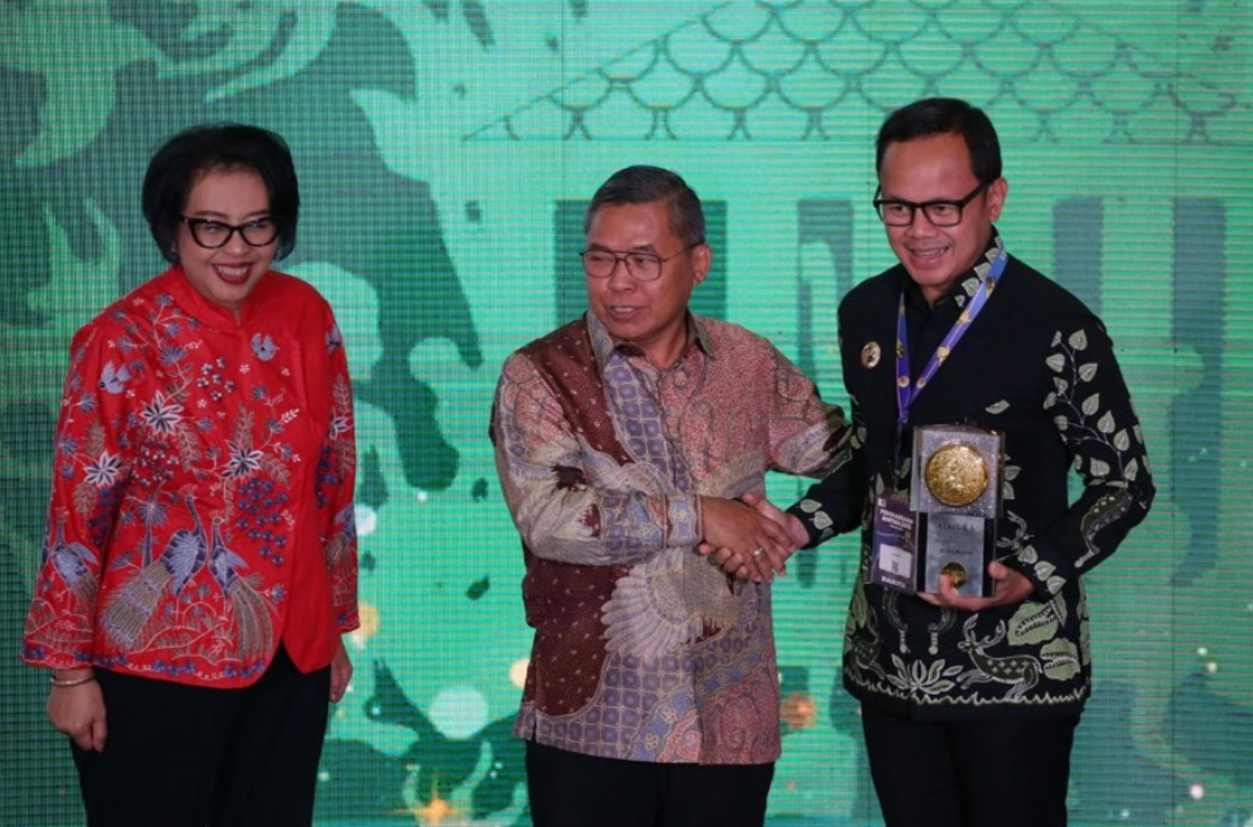 Bima Arya sugiarto (kanan) kini ditunjuk menjadi Wakil Menteri Dalam Negeri Kabinet Merah Putih. (kotabogor.go.id)