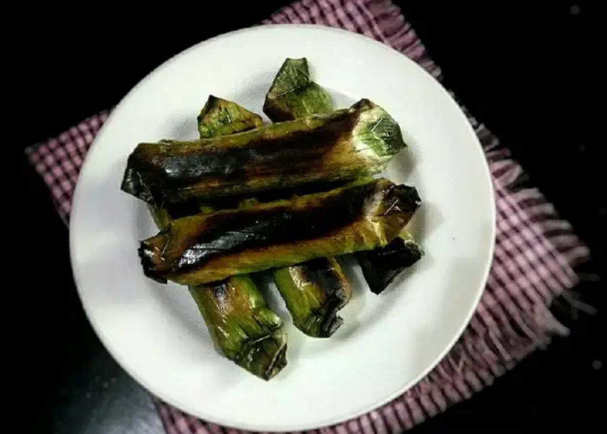 Ketan bakar isi serundeng. (Cookpad.com)