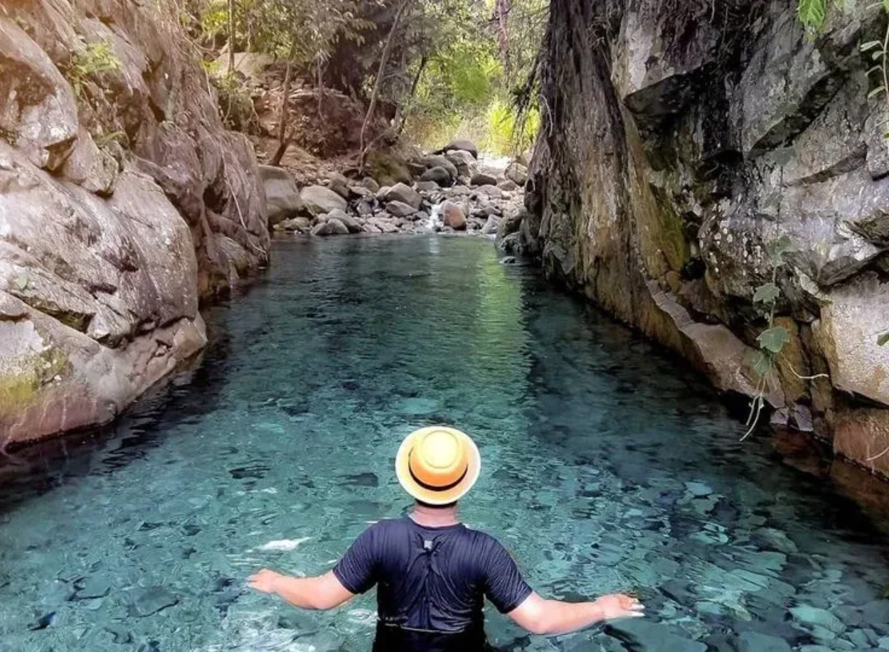 Pesona Curug Leuwi Cepet. (sentul.city)