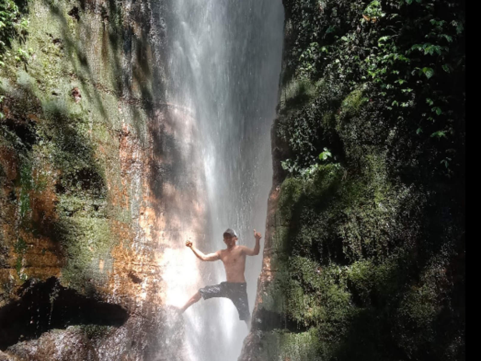 Wisata Curug Cibogo di Bogor