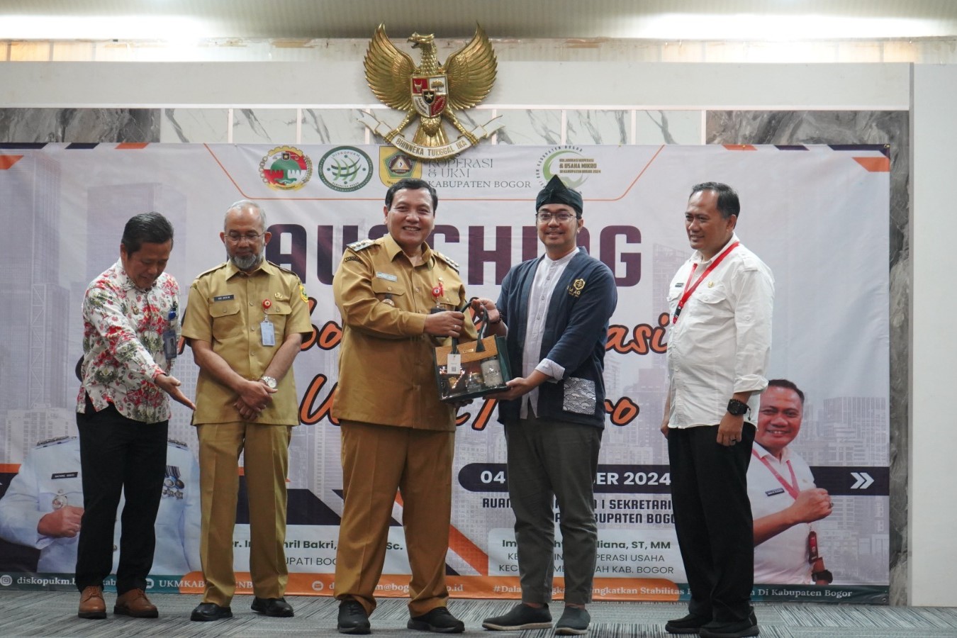 Pj Bupati Bogor, Bachril Bakri di acara launching program kolaborasi UMKM dan Koperasi