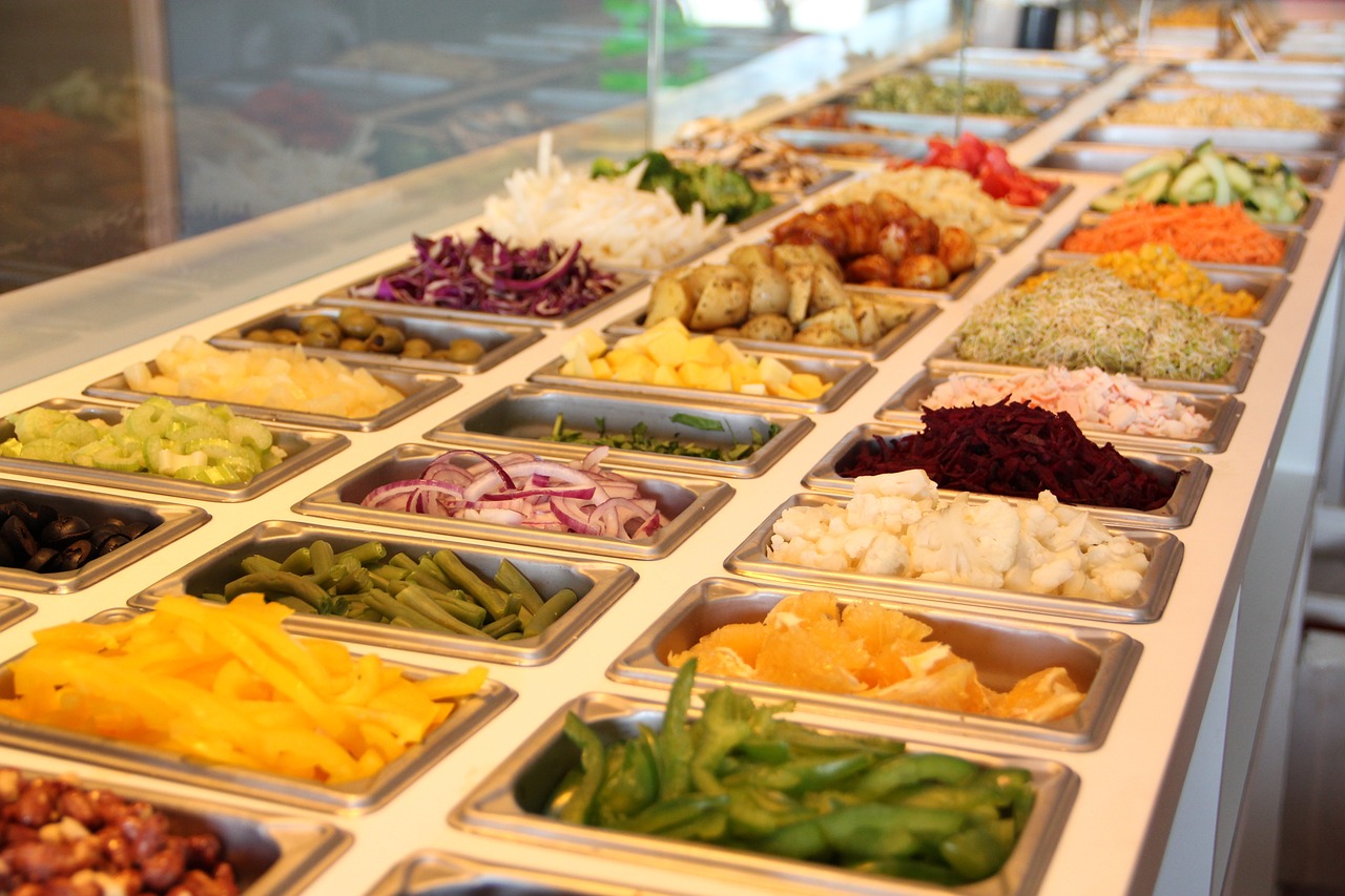 Ilustrasi Salad Bar. (Pixabay)