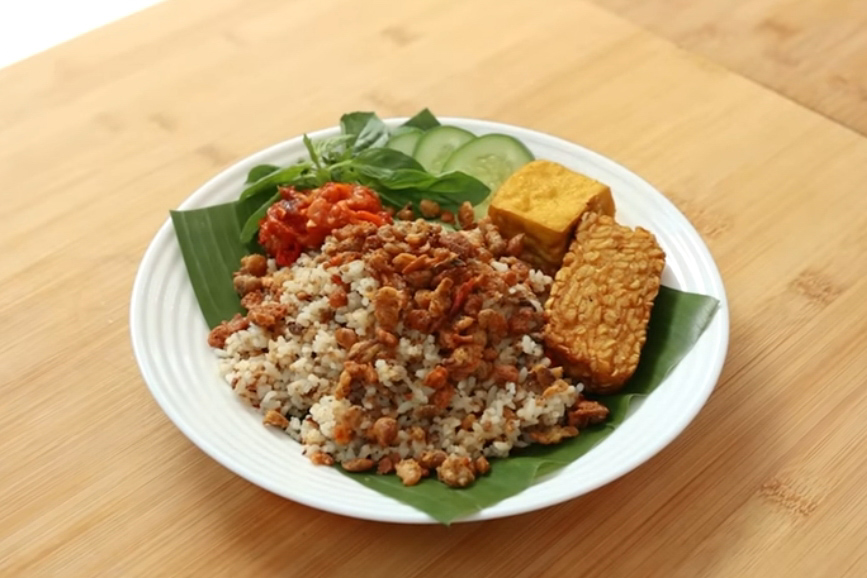 Sajian nasi tutug oncom, makanan khas Tasikmalaya