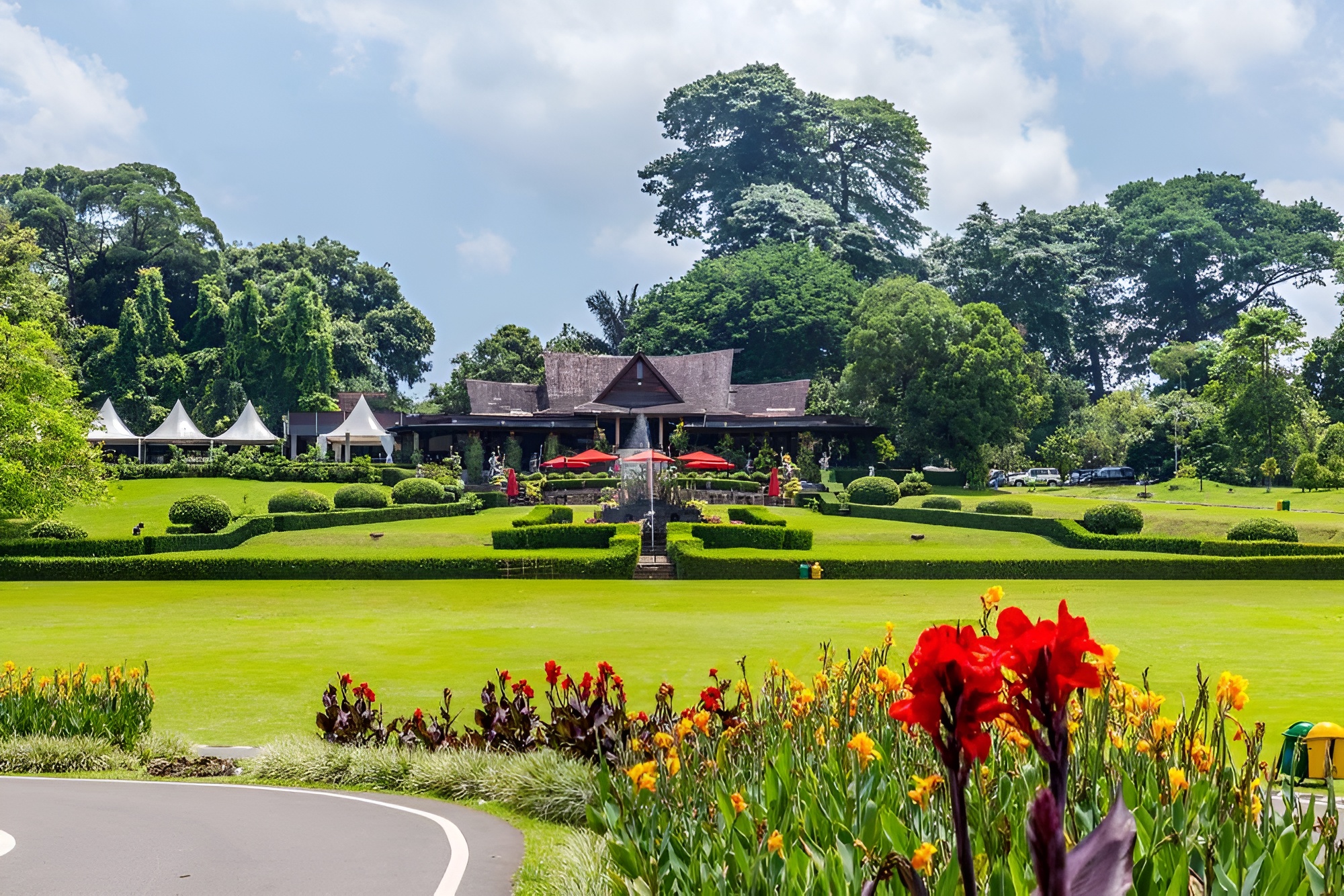 Pemandangan Kebun Raya Bogor