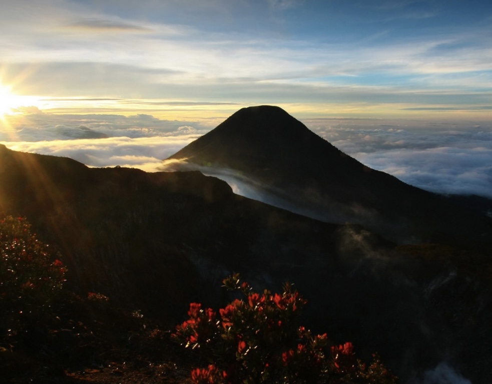Sunset di Gunung Gede