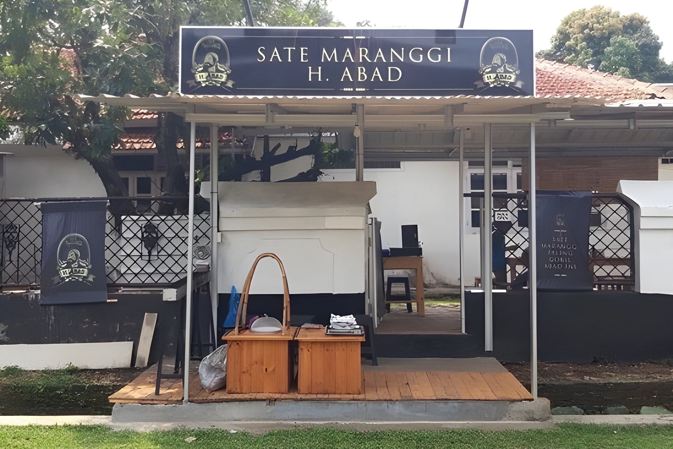 Warung Sate Maranggi Ketan Bakar H. Abad yang punya desain cukup modern