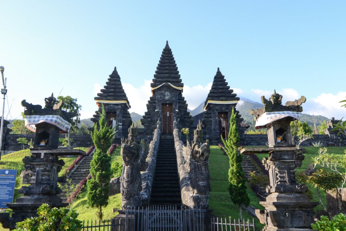 Pura Parahyangan Agung Jagatkarta, Bogor, Jawa Barat
