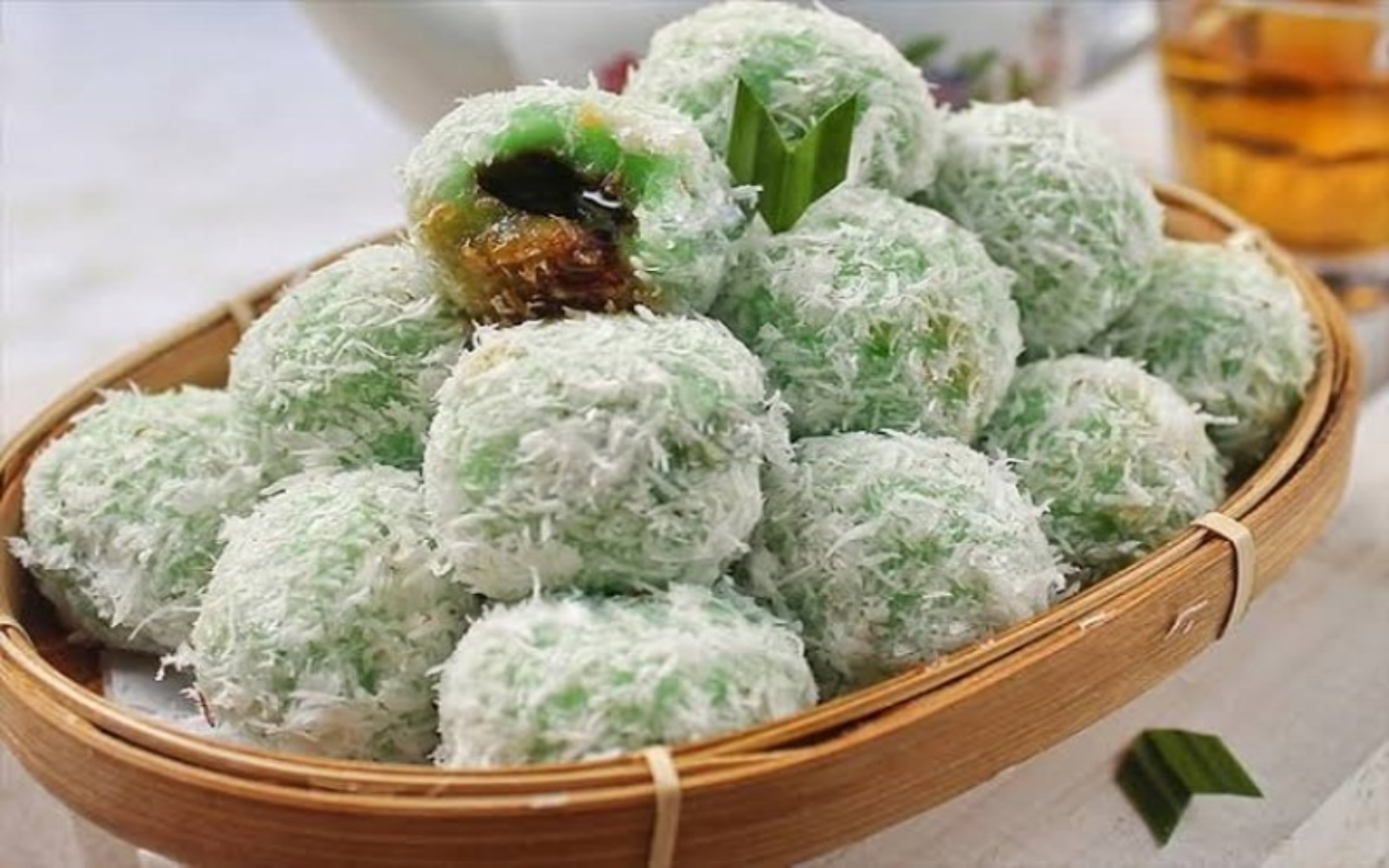 Klepon, salah satu jajanan tradisional khas Indonesia. (ciputra.ac.id)