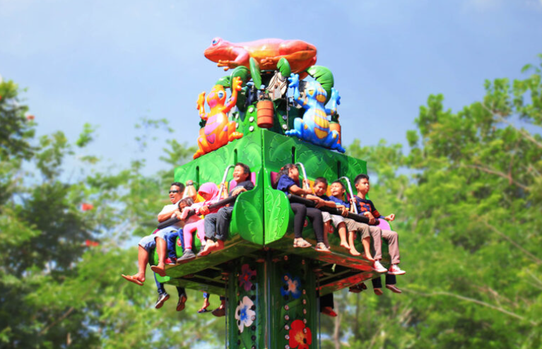 Wahana Mini Drop di JungleLand Sentul